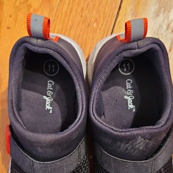 Kids Sz 11 Water Shoes, Mesh Toe, Thick Sole, Velcro - Picture 5 of 14